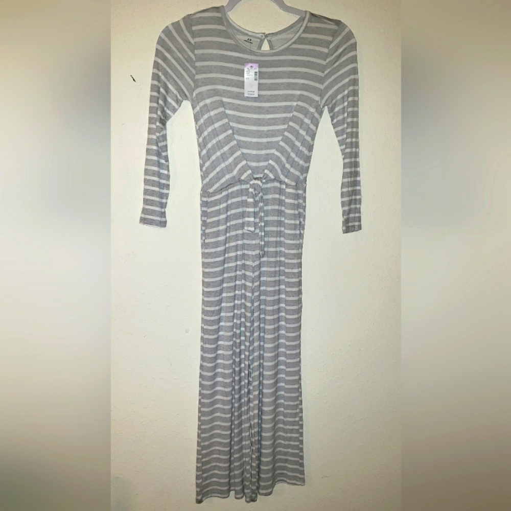 Evsie One-piece Romper size S9. NWT